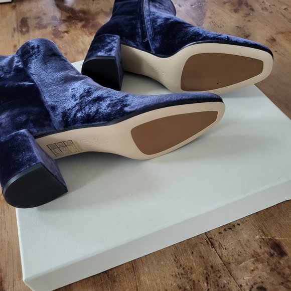 M. Gemi Blue Velvet Booties The Corsa Made in Italy 36 1/2   NWOB - Picture 13 of 15